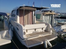 Bandol Meca Nautique Stocker un bateau sans permis dans le port à Bandol dans le Var